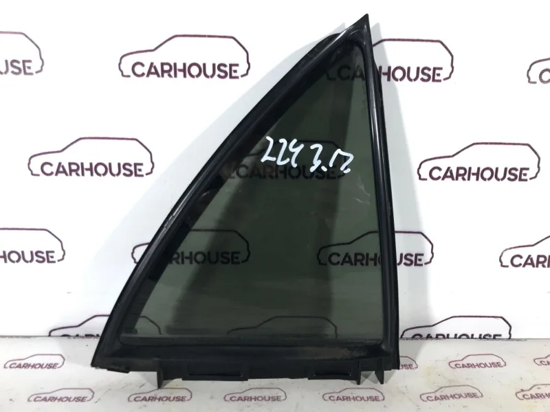 Форточка двери задняя правая Toyota Corolla 150