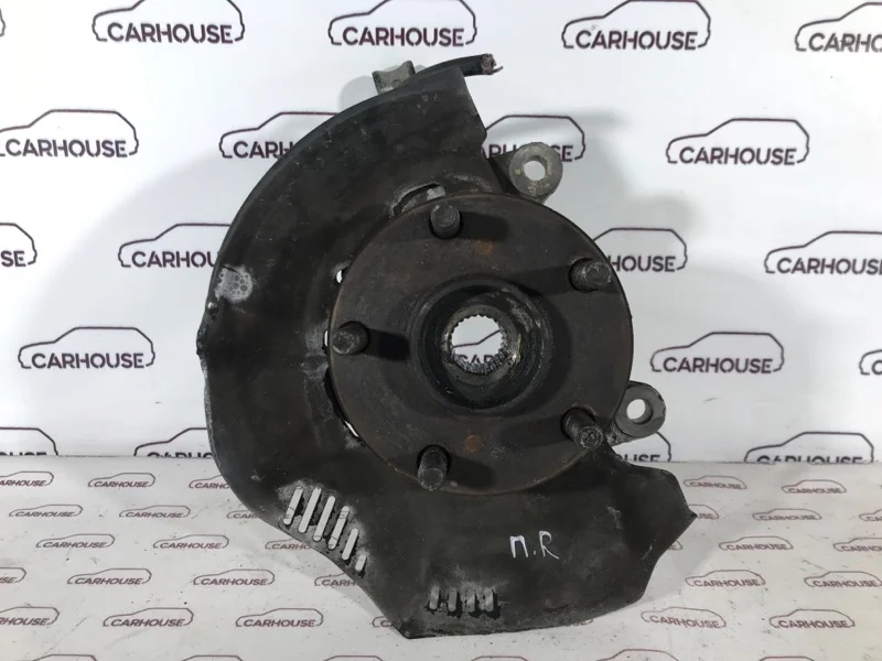 Кулак поворотный передний правый Toyota Corolla