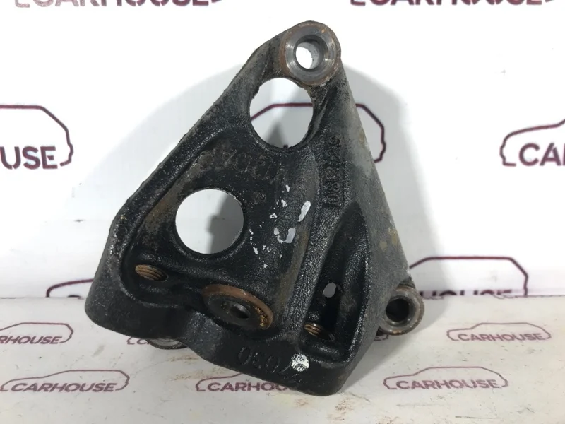 Кронштейн двигателя передний Toyota Corolla 150