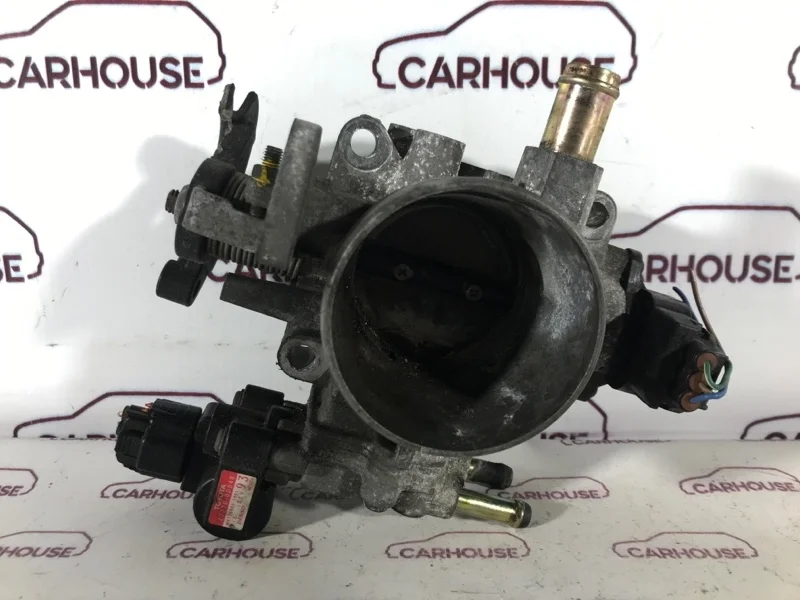 Дроссельная заслонка Toyota avensis T250 1.8