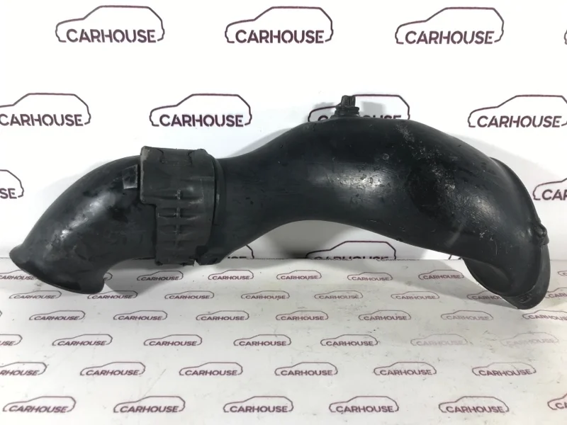 Патрубок воздушного фильтра Volkswagen Touareg NF