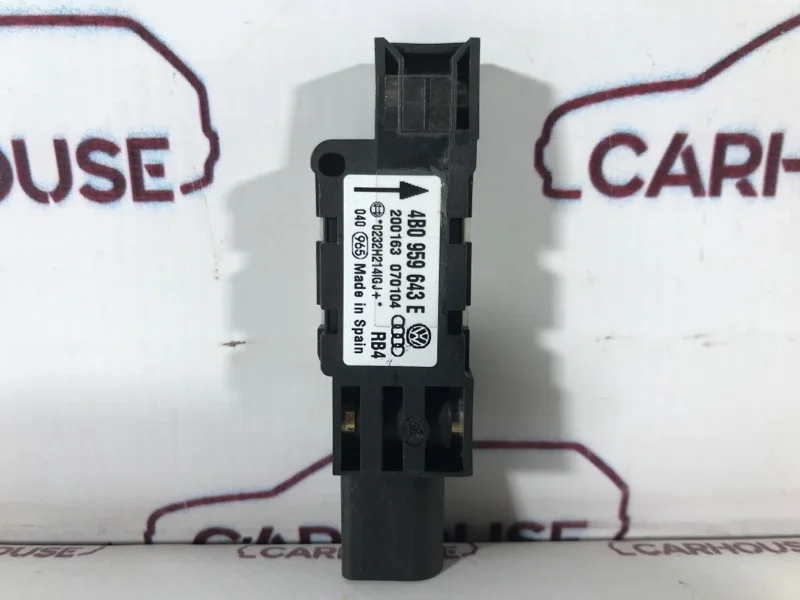 Датчик удара Volkswagen Touareg GP 4.2 AXQ 2003