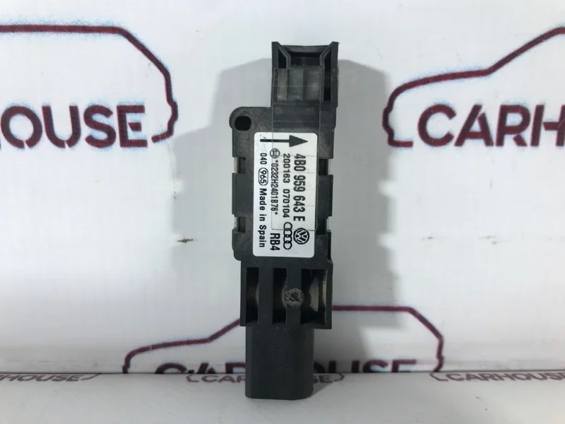 Датчик удара Volkswagen Touareg GP 4.2 AXQ 2003