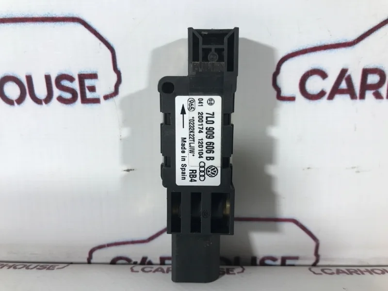 Датчик удара Volkswagen Touareg GP 4.2 AXQ 2003