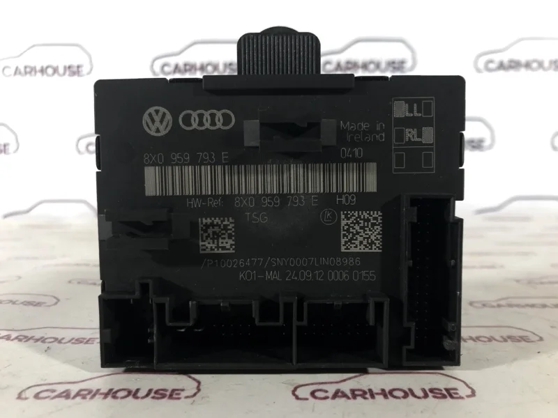 Блок управления дверьми передний правый Audi Q3