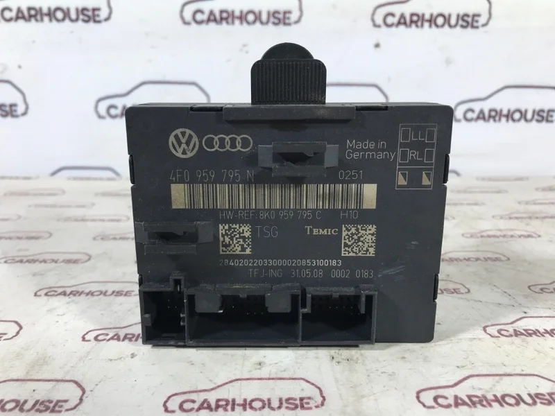 Блок управления дверьми задний левый Audi Q7