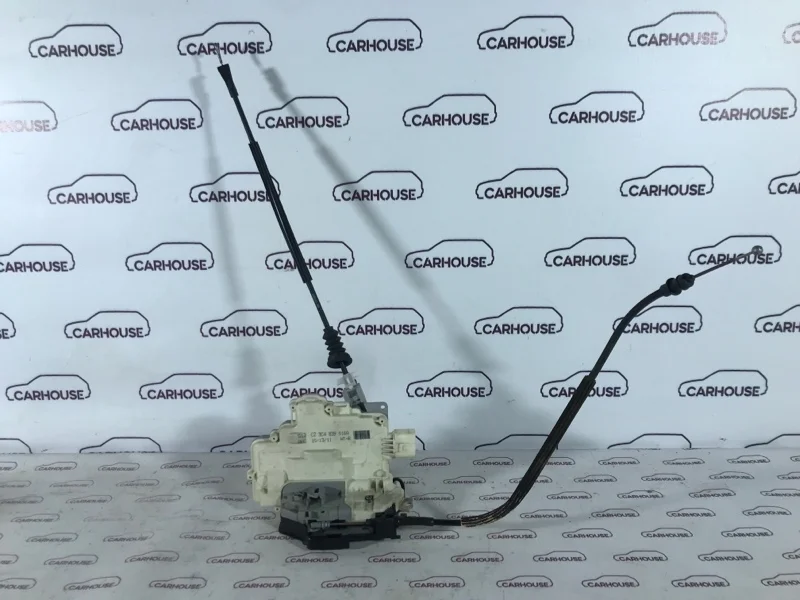 Замок двери задний правый Volkswagen Passat B7