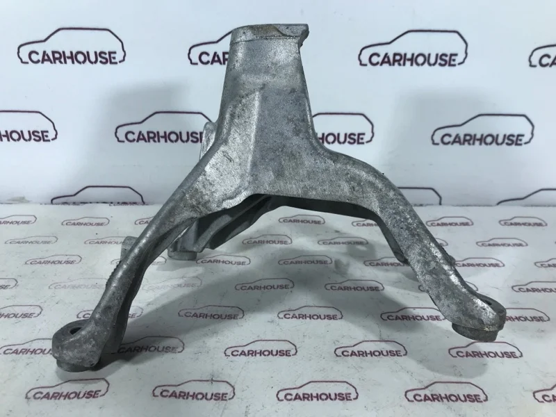 Кронштейн двигателя передний правый Audi A4 B8 1.8