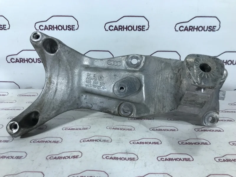 Кронштейн двигателя левый Audi A6 C7 3.0 CGW