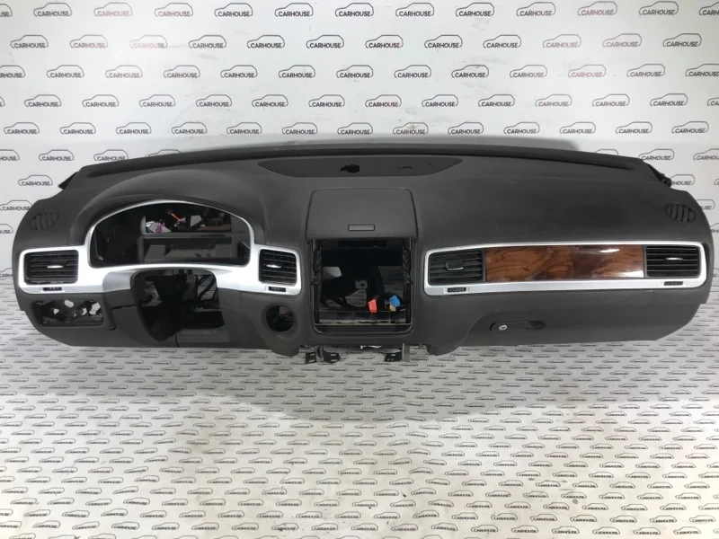 Торпедо Volkswagen Touareg NF