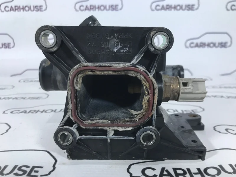 Флянец охлаждения Ford Focus 2 2.0 AODA 2010