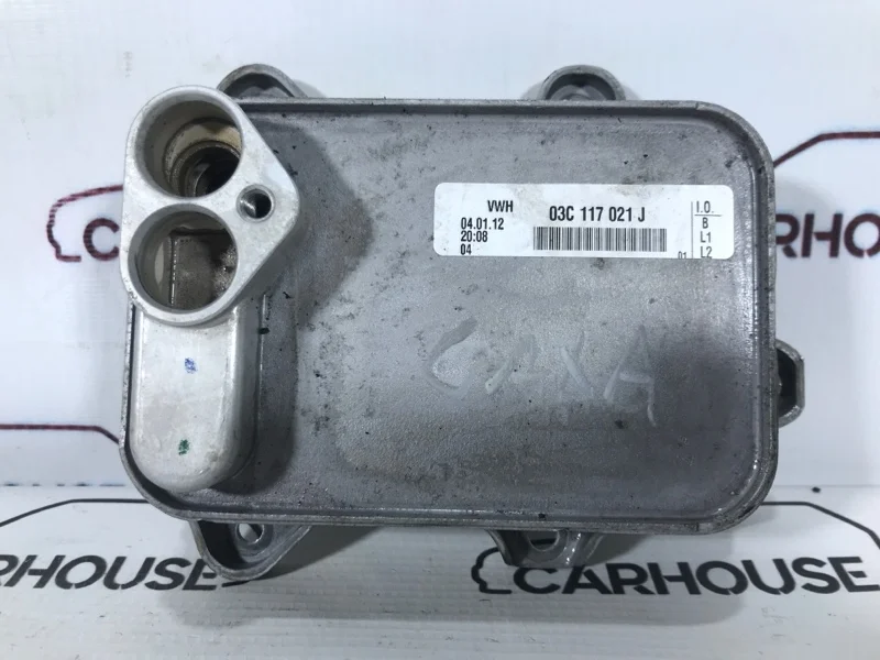 Радиатор масляный Volkswagen Passat B7 1.4 CAXA