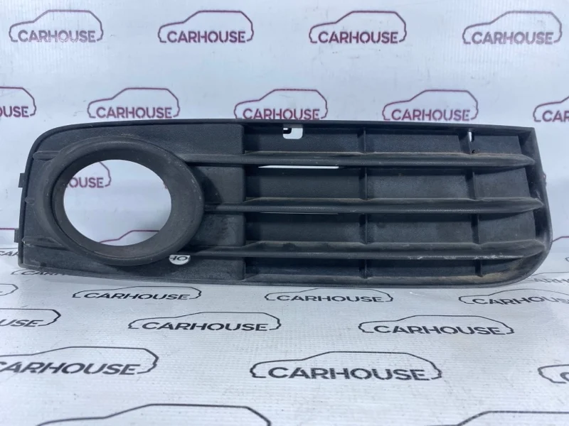 Решётка в бампер правая Audi A4 B8