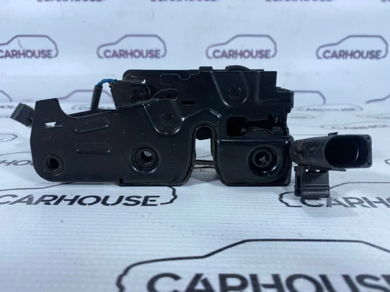 Замок капота Audi A4 B8