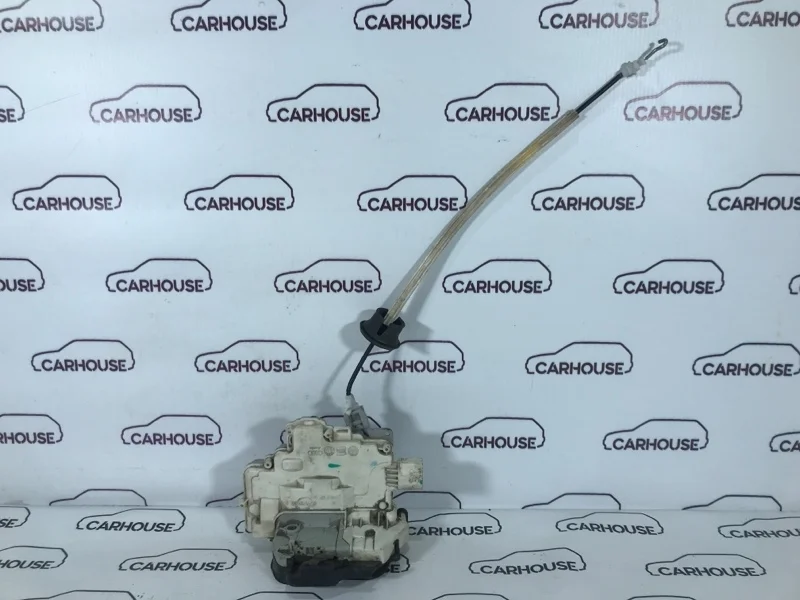 Замок двери передний правый Audi A6 C6 3.2 BYU