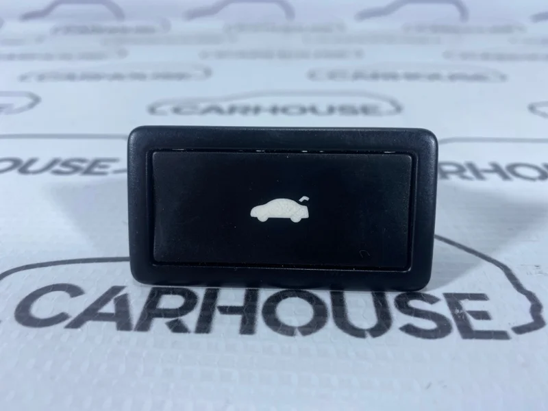 Кнопка багажника Audi A8 D3