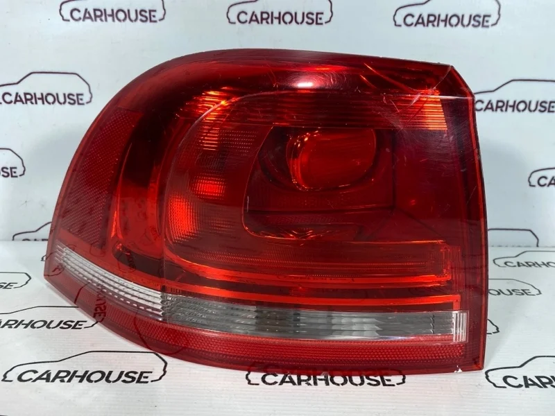 Фонарь задний левый Volkswagen Touareg NF