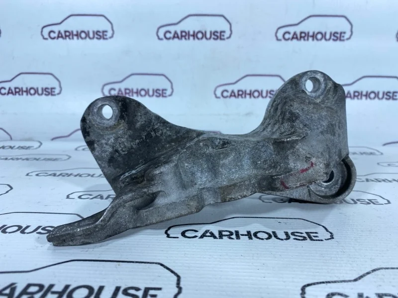 Кронштейн двигателя правый Chevrolet Cruze 1.8