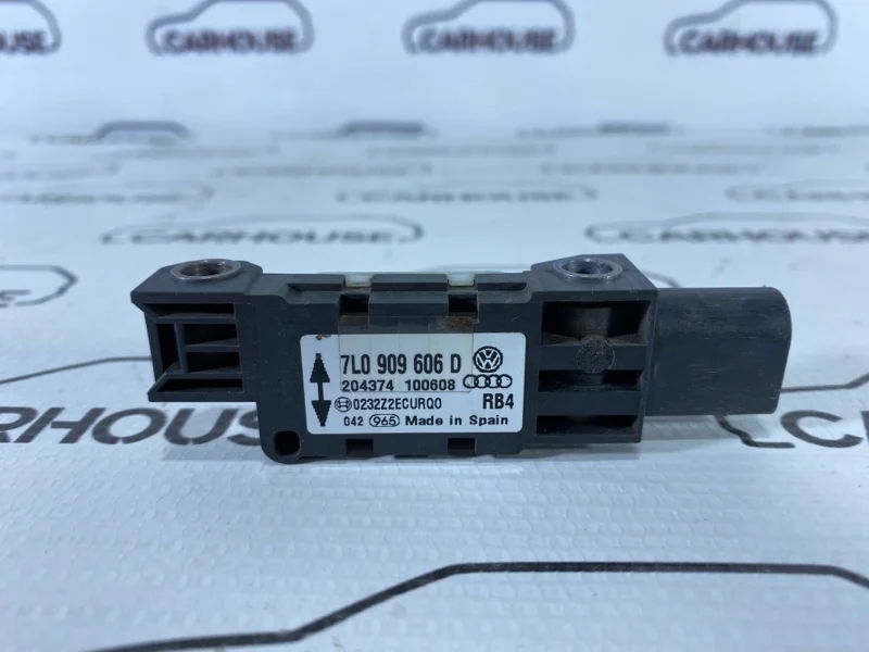 Датчик удара Volkswagen Touareg GP 2006-2010