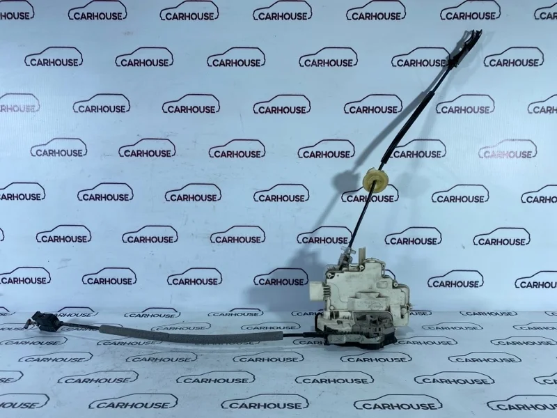 Замок двери задний левый Volkswagen Touareg 2013