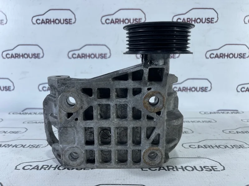 Кронштейн генератора Volkswagen Touareg NF 3.0 CAS