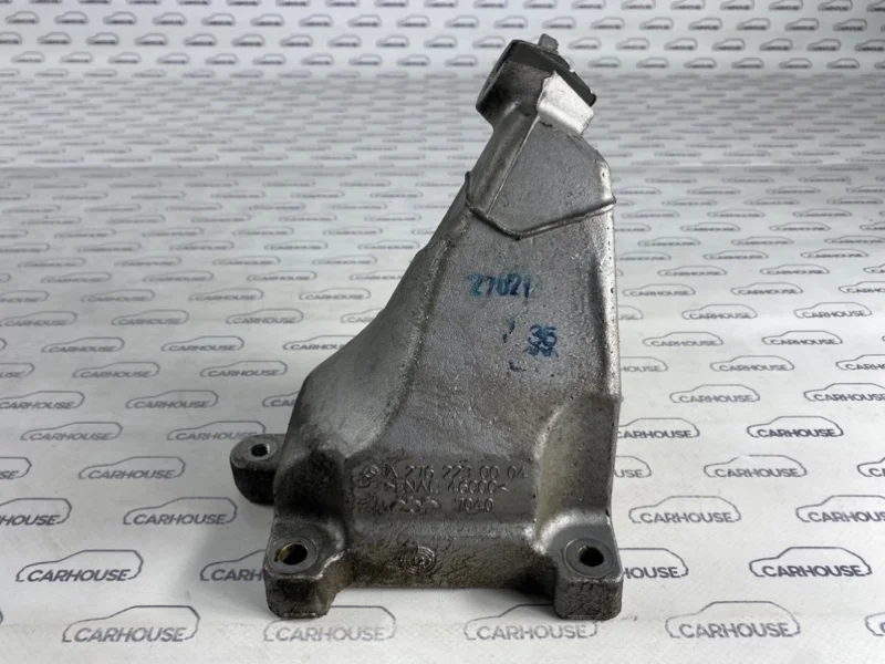 Кронштейн двигателя правый Mercedes Benz E-Class