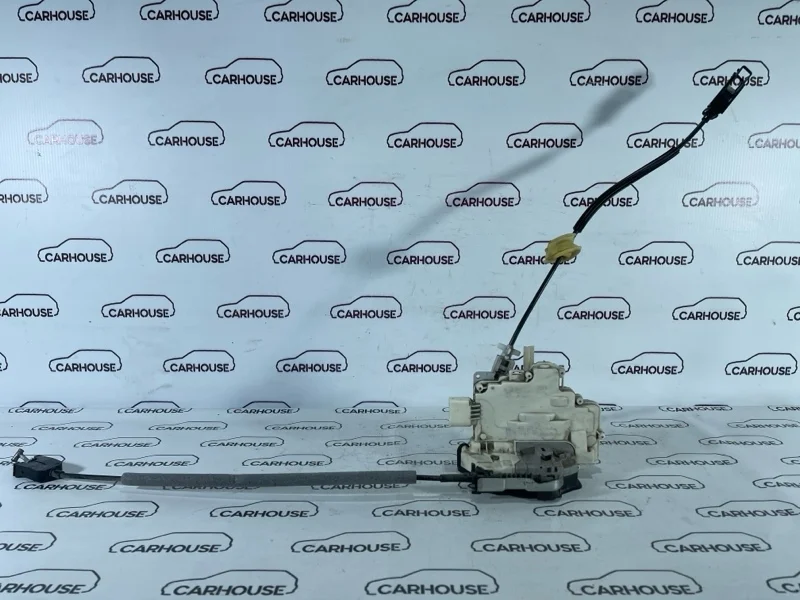 Замок двери задний левый Volkswagen Touareg NF