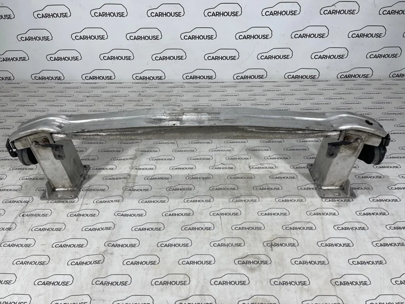 Усилитель переднего бампера Audi A4 B8 2010