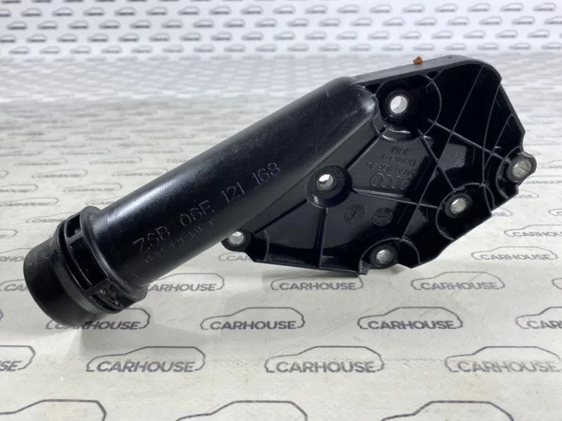 Флянец охлаждения Audi A5 8T 3.2 CAL 2011