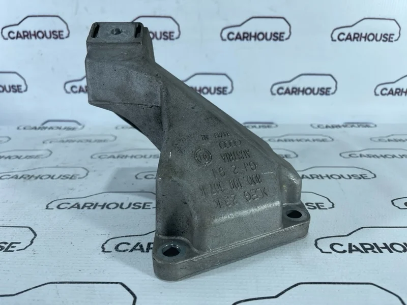 Кронштейн двигателя левый Audi A4 B6 3.0 ASN 2005