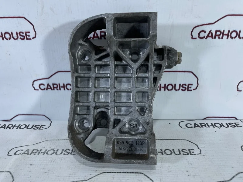 Кронштейн генератора Volkswagen Touareg 3.0 CASA