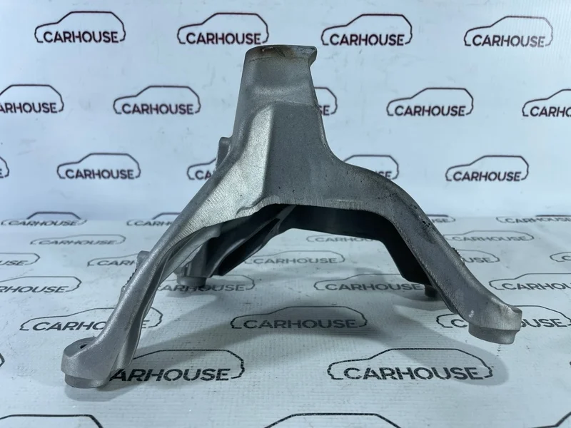 Кронштейн двигателя правый Audi A4 B8 2.0 CDN 2010