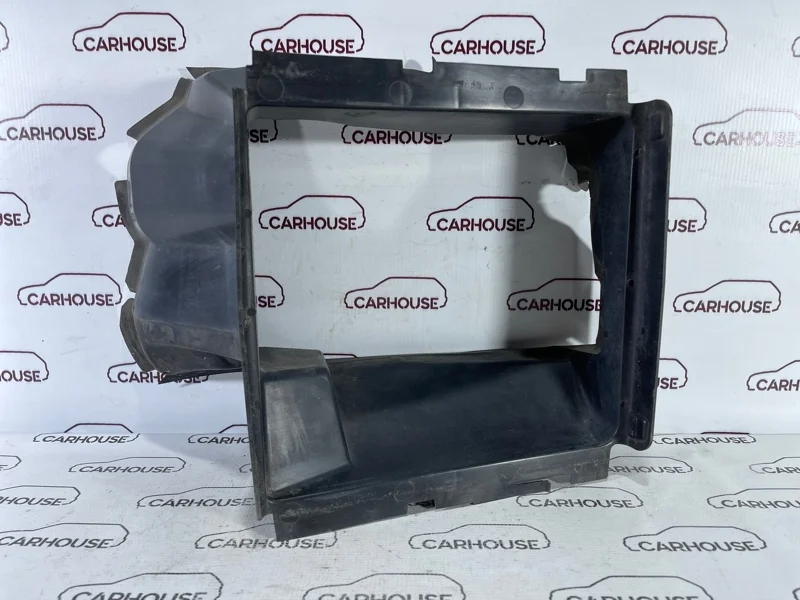 Воздухозаборник интеркулера правый Volkswagen