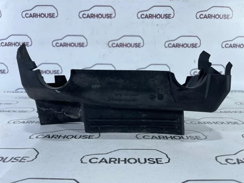 Воздухозаборник правый Volkswagen Touareg NF 2014