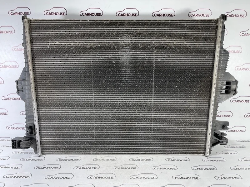 Радиатор ДВС Volkswagen Touareg NF 2014