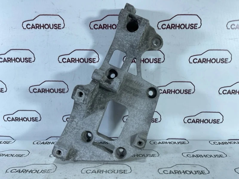 Кронштейн генератора Volkswagen Golf 6 1.6 BSE