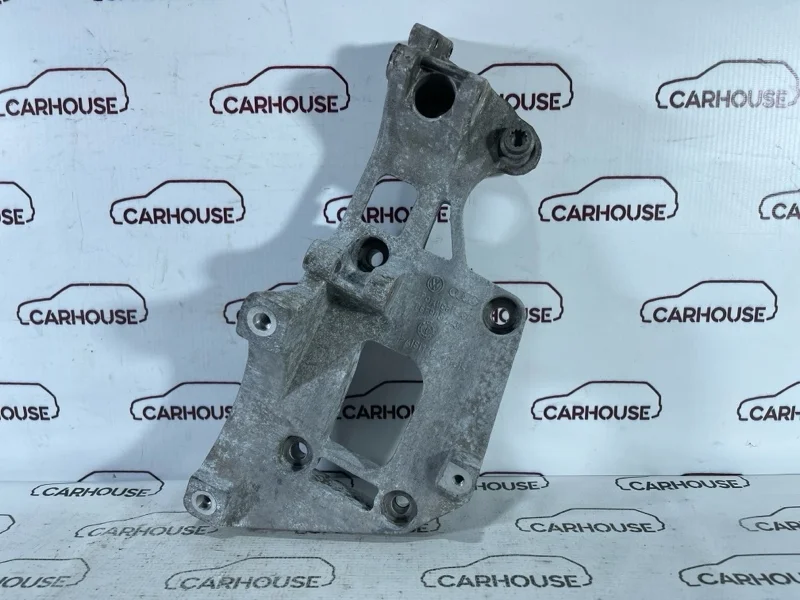 Кронштейн генератора Volkswagen Golf 6 1.6 BSE