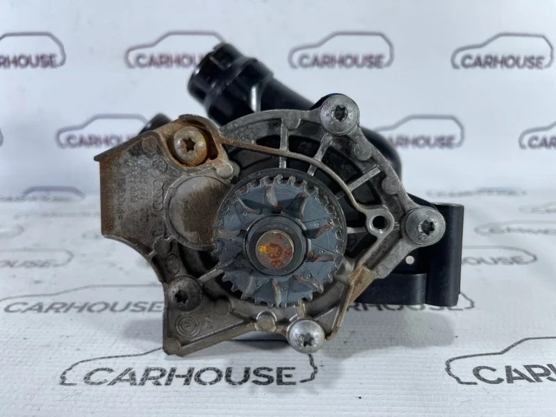 Помпа Audi A4 B8 2.0 CDN 2010
