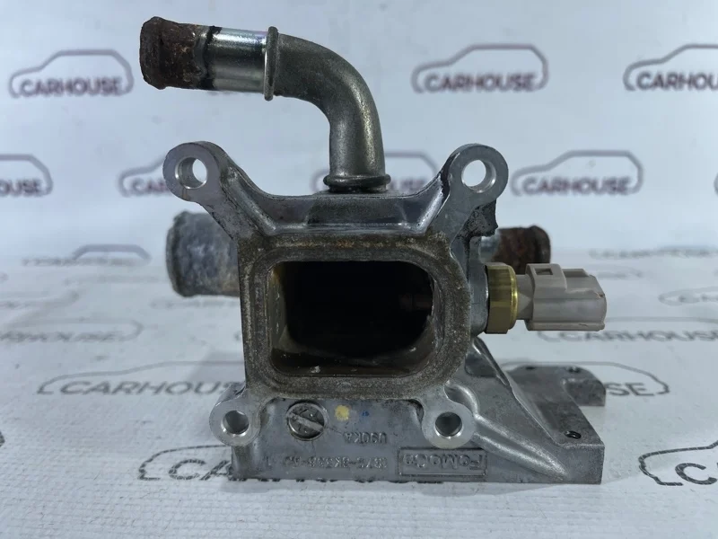 Флянец охлаждения Ford Focus 2 1.8 QQDB 2010