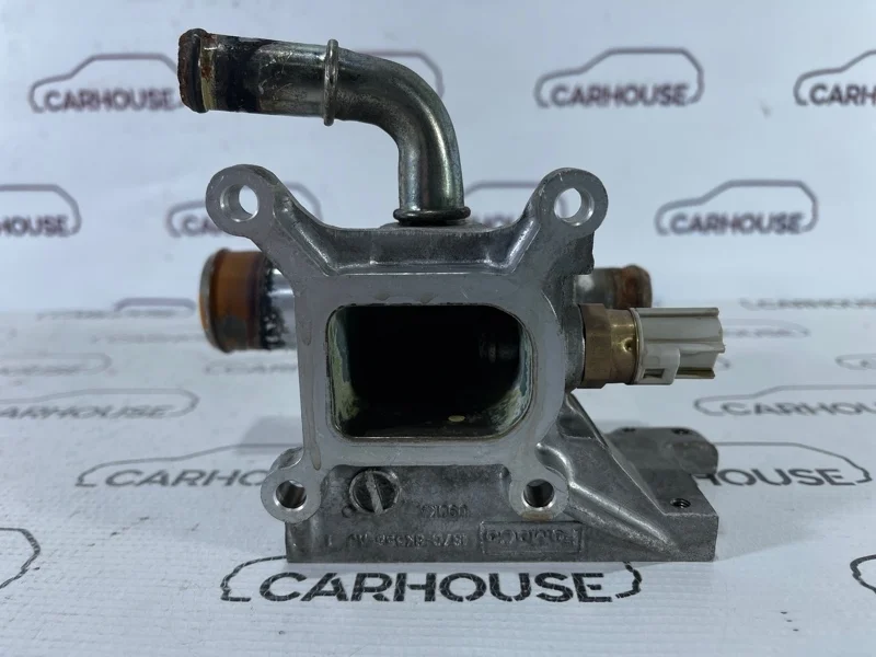 Фланец охлаждения Ford Focus 2 1.8 QQDB 2010