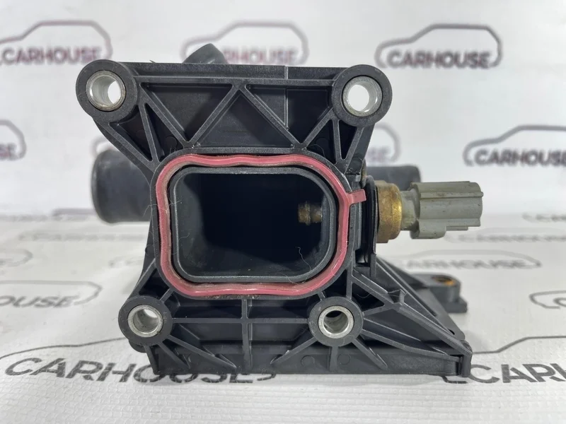 Флянец охлаждения Volvo C30 2.0 2013