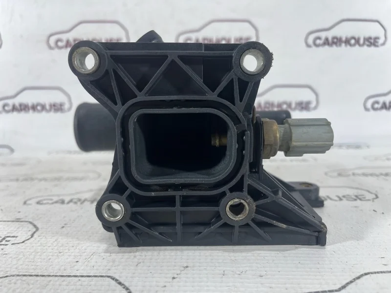 Флянец охлаждения Ford Focus 2 1.8 QQDB 2011