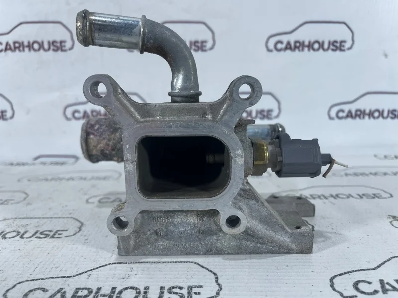 Флянец охлаждения Ford Focus 2 1.8 QQDB 2011