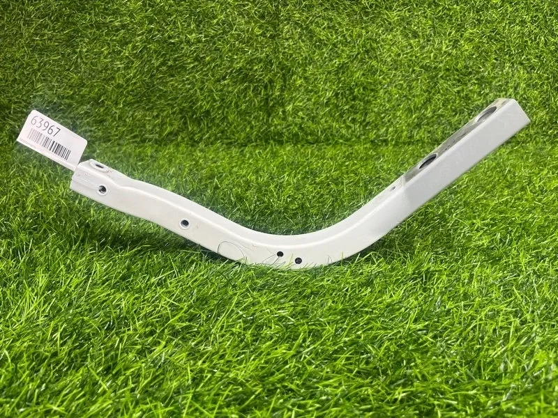 Кронштейн крыла Audi A8 2008 4E0821137F D3 BVJ 4.2, передний левый