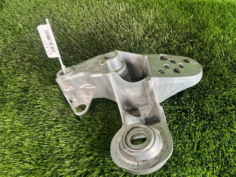 Кронштейн двигателя Audi A4 2002 8E0199351 B6 ALT 2.0, передний левый