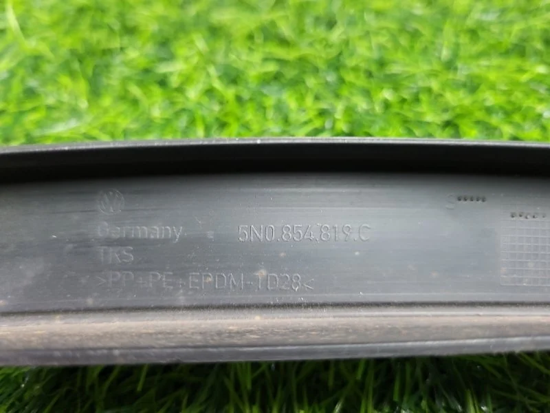 Накладка крыла Volkswagen Tiguan 2012 5N0854819C 5N CCZ 2.0T, задняя левая