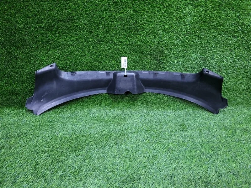 Накладка замка капота Audi A6 2004 4F0807081 C6 BDW 2.4, передняя