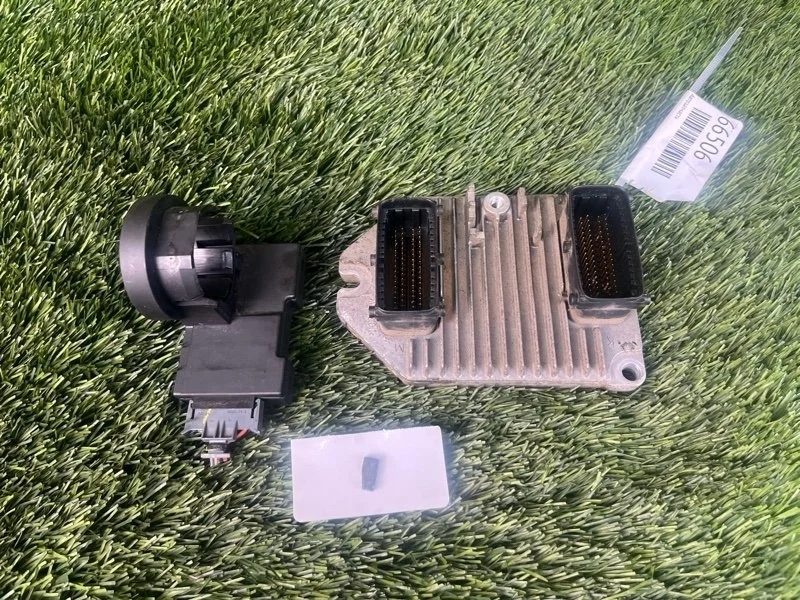 Блок управления двигателя Opel Zafira 2004 55351752 F75 Z18XE