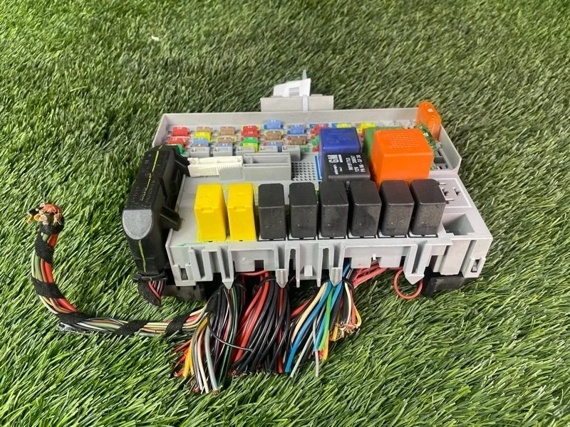 Блок предохранителей Opel Zafira 2004 24431677 F75 Z18XE