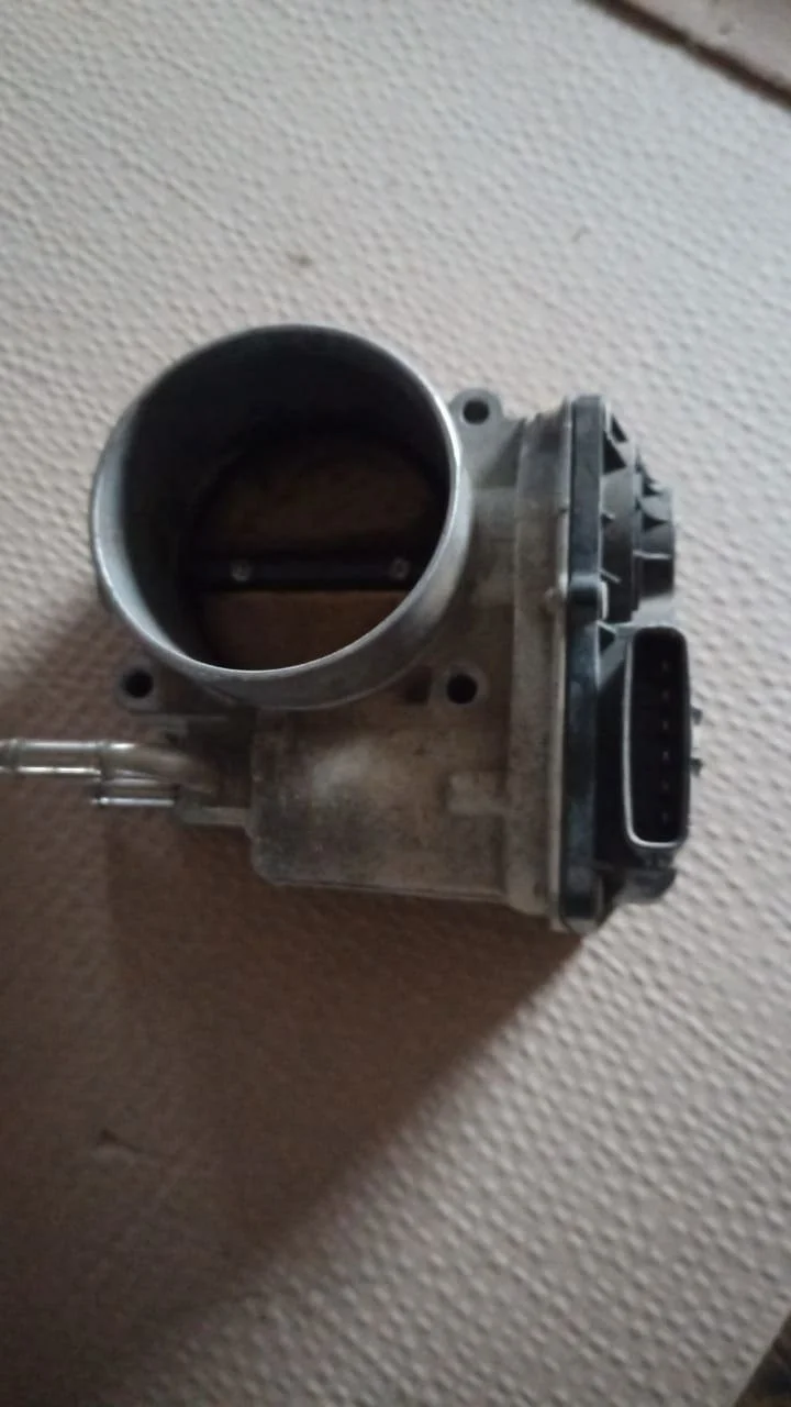 Заслонка дроссельная электрическая Toyota Camry XV50 (2011—2014)